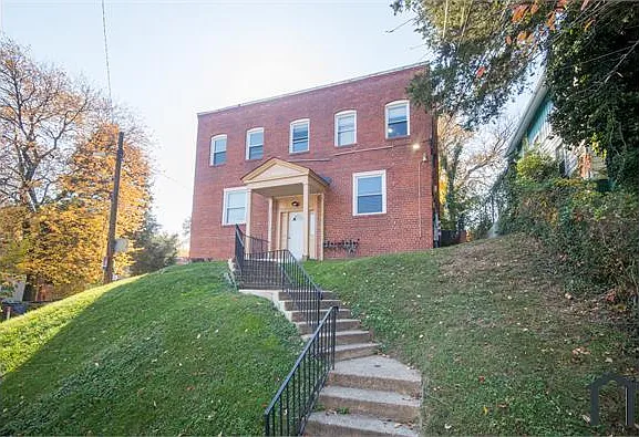 3 bed, $2,549 — Photo 2