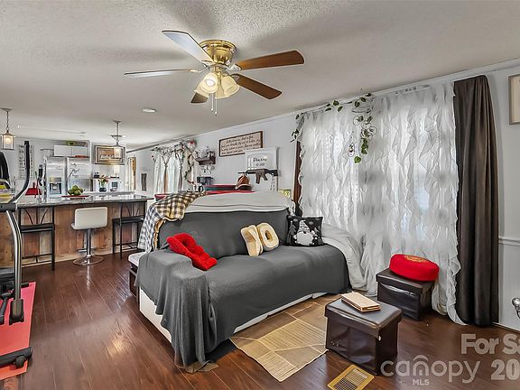 2nd image of 1446 Bridlewood Ln