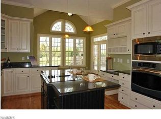 6632 Bobwhite Rd, Browns Summit, NC 27214