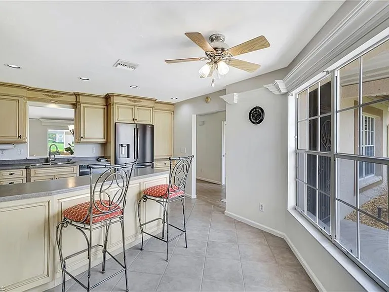 5859 Westbourgh Ct — Photo 10