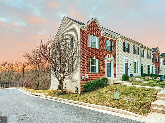 2nd image of 372 Paladium Ct