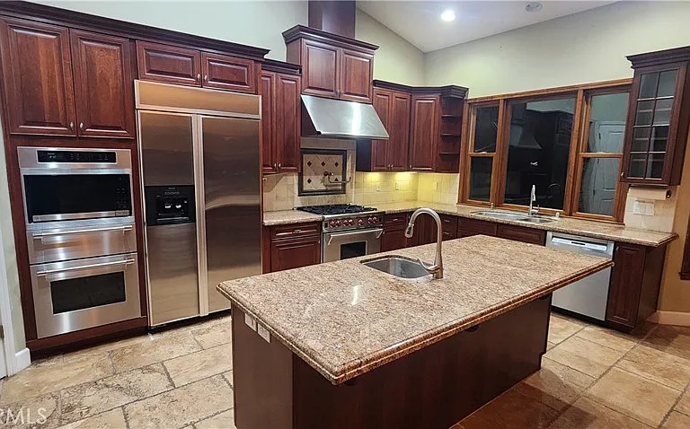 1961 Vineyard View Ln — Photo 42