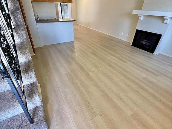 3rd image of 1360 Oxford Ave APT 5