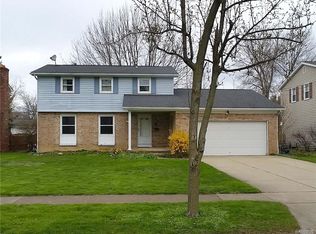 32 Therin Dr, Hamburg, NY 14075