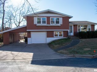 4926 N Sheridan Rd, Peoria, IL 61614