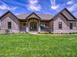 712 Coppers Edge Dr, Newburgh, IN 47630