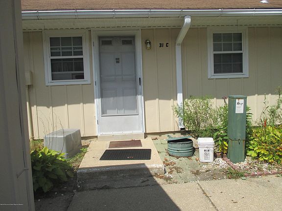 2nd image of 31C Cambridge Ct #1003