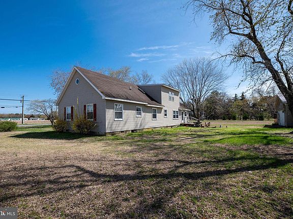 3rd image of 29618 Armory Rd