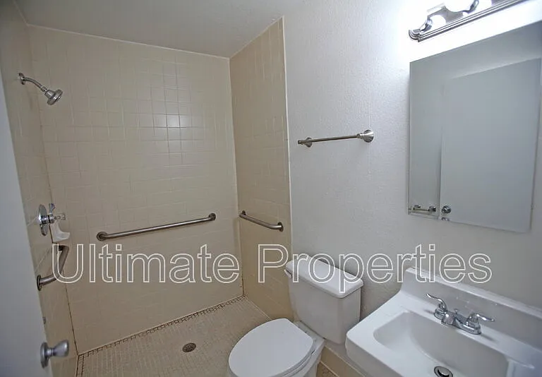 707 N 95th Dr — Photo 12