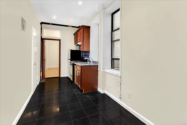 Rented by REZI | media 22