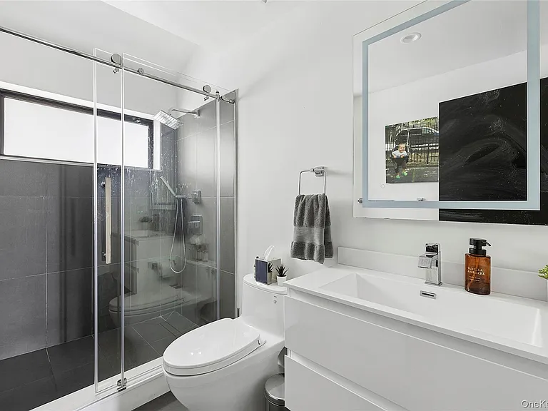 112 Huntington Rd — Photo 17