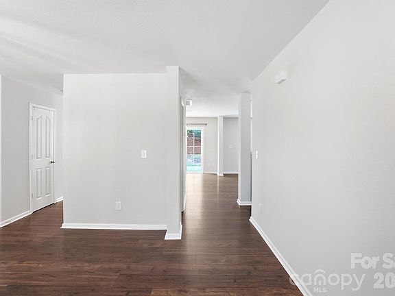 4th image of 768 Bartram Ave #116
