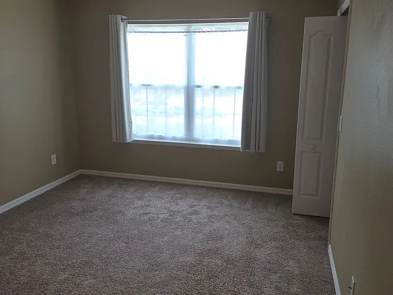 122 Wilton Cir — Photo 19