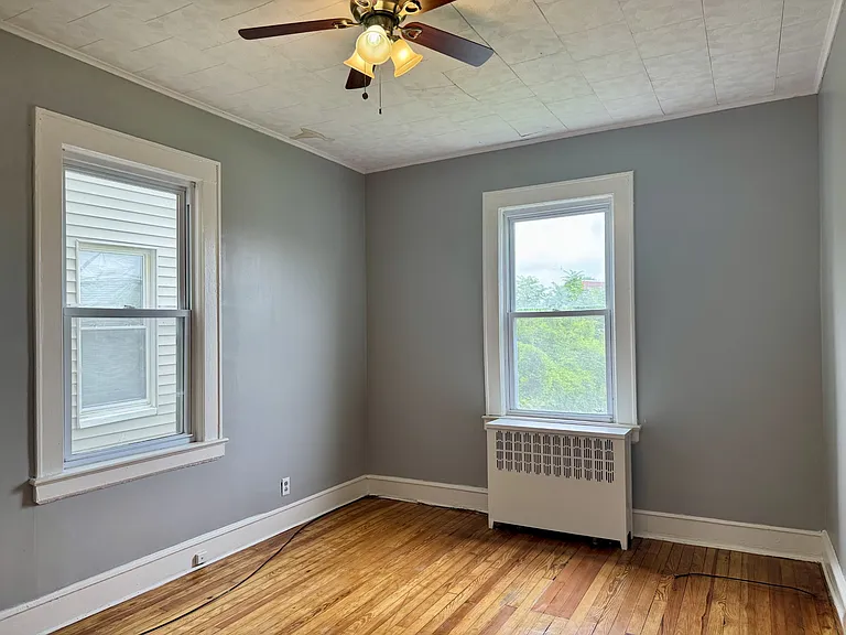 145 Maple St #1 — Photo 4