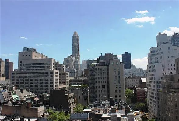 Rented by Siderow Residential Group | media 14