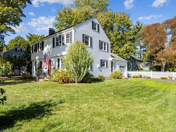 34 Sandhurst Drive, West Hartford, CT 06107