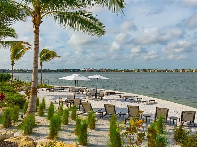 11801 Venetian Lagoon Dr #203 — Photo 27