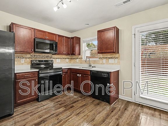 3rd image of 3951 Parkside Meadow Ct SW