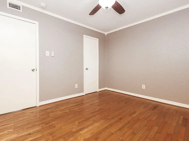 2919 Wentworth St #C — Photo 16