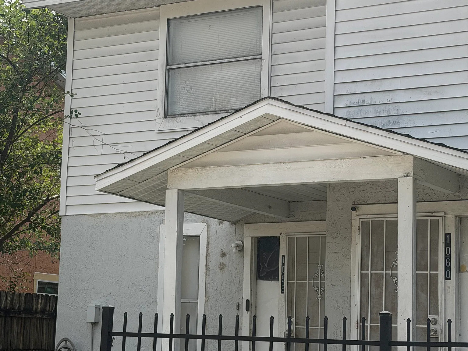 2 bed, 1.5 bath, 1064 sqft, $1,300 — Photo 2