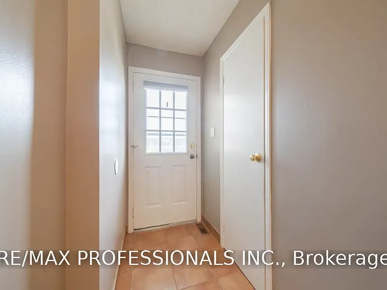 4207 Beacon Ln — Photo 3