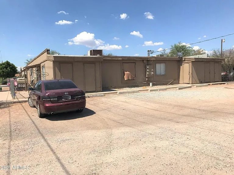 403 E Quail Ave — Photo 11