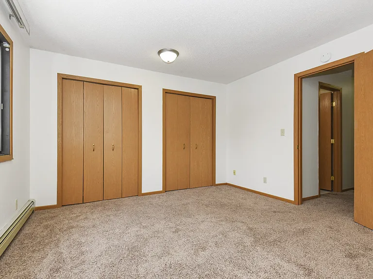 Anoka, MN Dellwood Estates | 11D | Bedroom