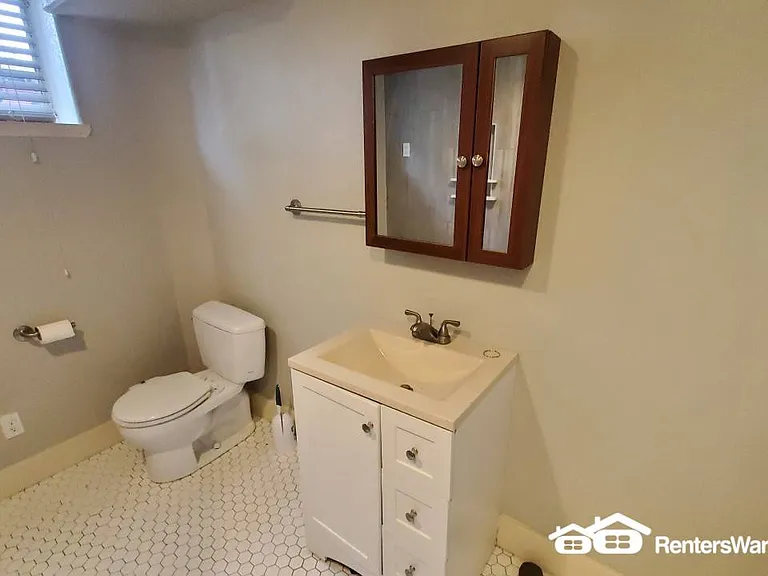 2225 S Cherry St — Photo 10