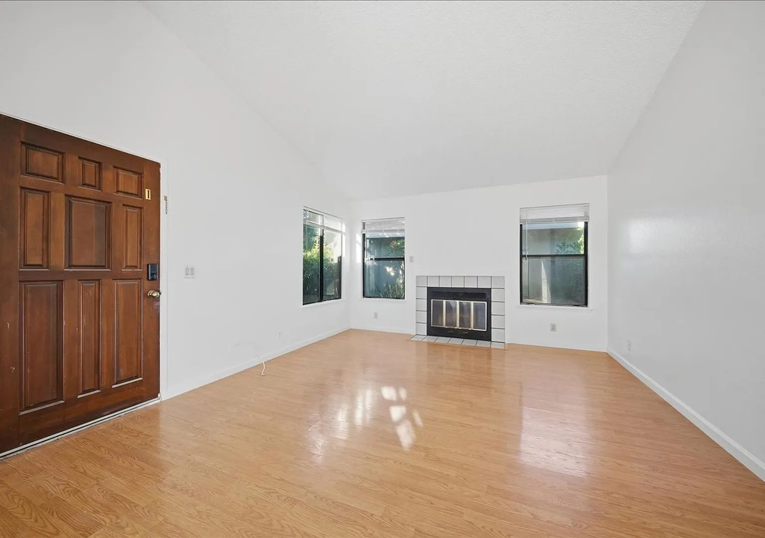 27 Estuary Ct — Photo 3