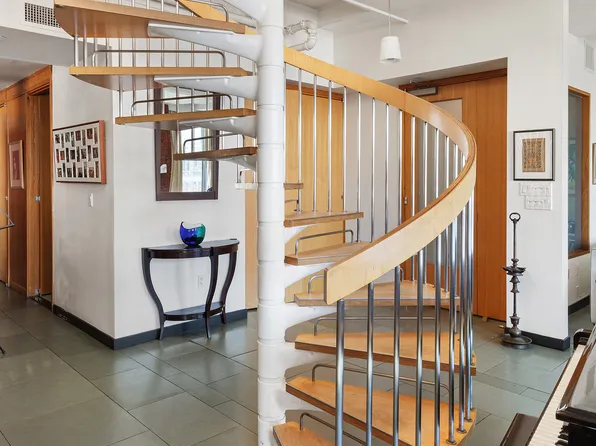 118 East 25th Street image 16 of 18