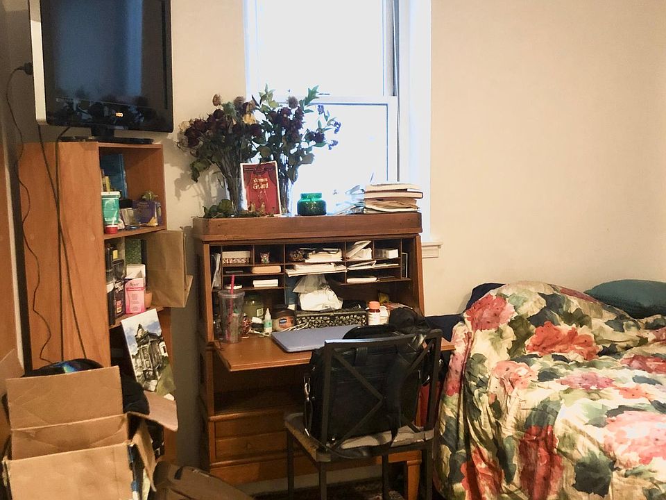 smaller bedroom or home office