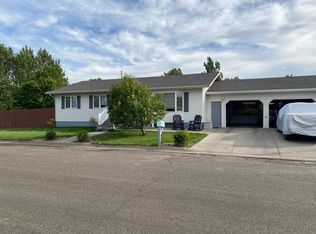702 2nd St SW, Sidney, MT 59270