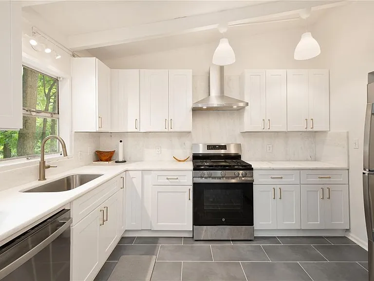 2700 Brook Park Way — Photo 28