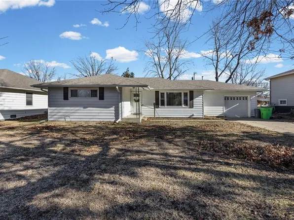 1411 S Willow St, Ottawa, KS 66067