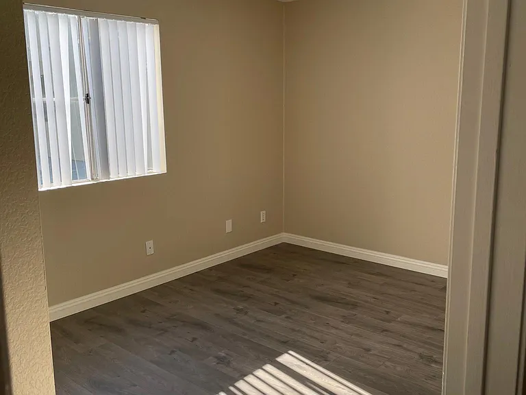 931 Tularosa Dr #5 — Photo 7