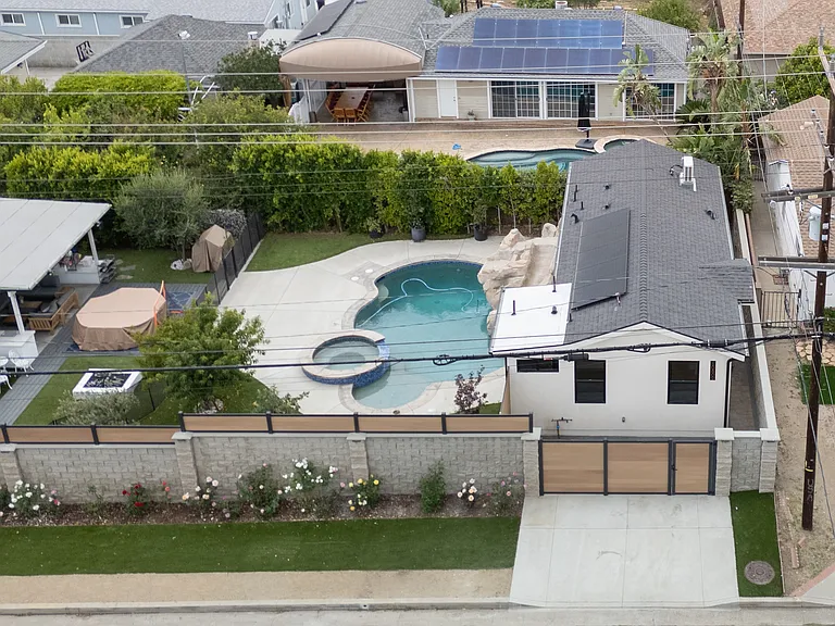 17501 Los Alimos St #10809 — Photo 25