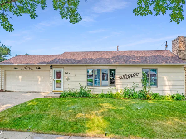 1602 10th St W, Williston, ND 58801