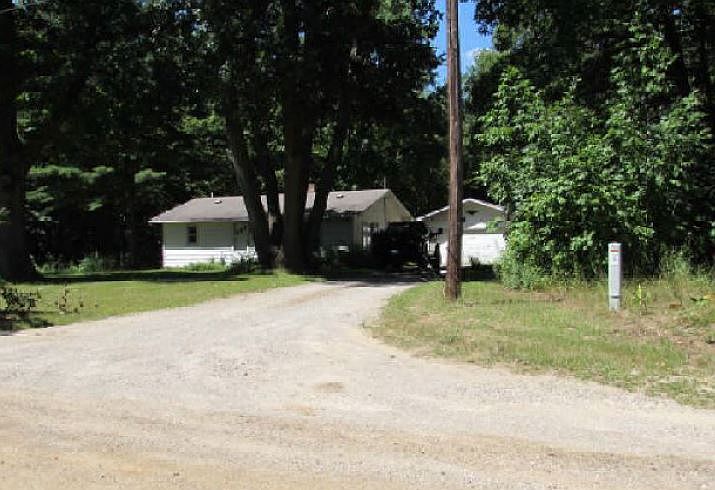 2nd image of 1616 W Brooks Rd