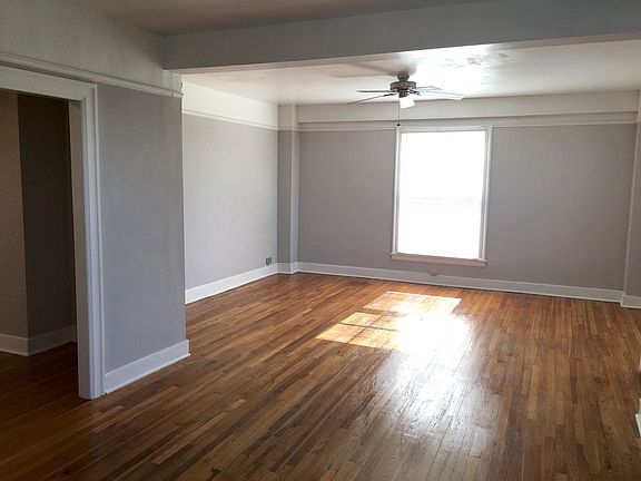 3rd image of 547 Cherry St SE APT 5L