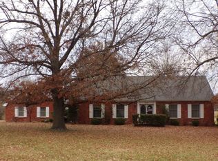 334 Hillside Dr, Chanute, KS 66720
