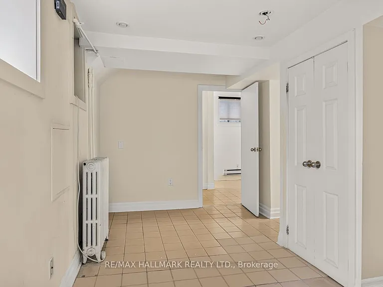 483 Parkside Dr #LOWER — Photo 14