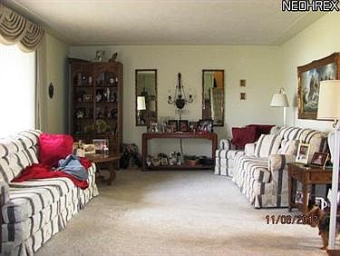 4th image of 2001 W 37th St