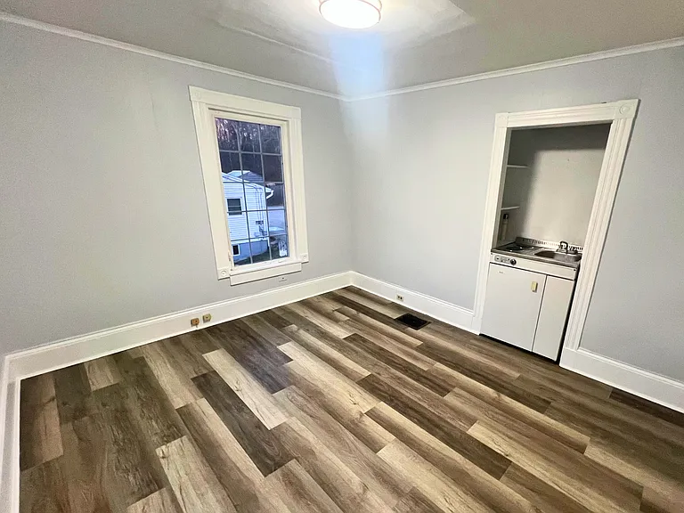 640 Main Road North - 3B — Photo 2