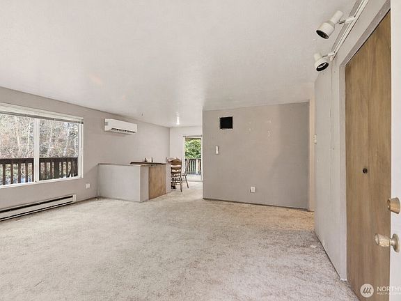 4th image of 30506 NE 136th Place