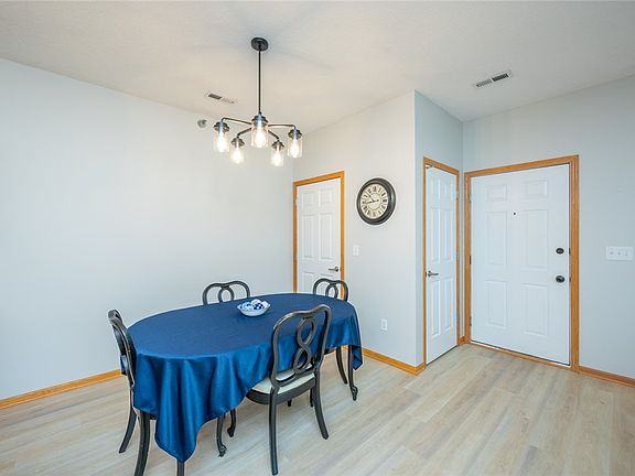 3rd image of 10310 Essex Dr Unit 5
