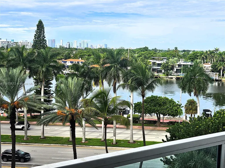 5161 Collins Ave #707 — Photo 24
