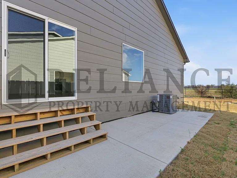 5259 N Pinecrest St — Photo 4