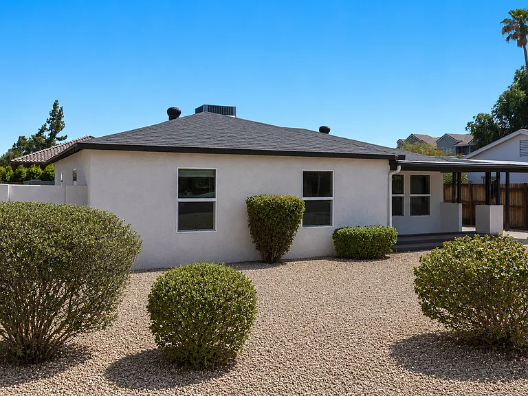 1005 E Mariposa St #R — Photo 3