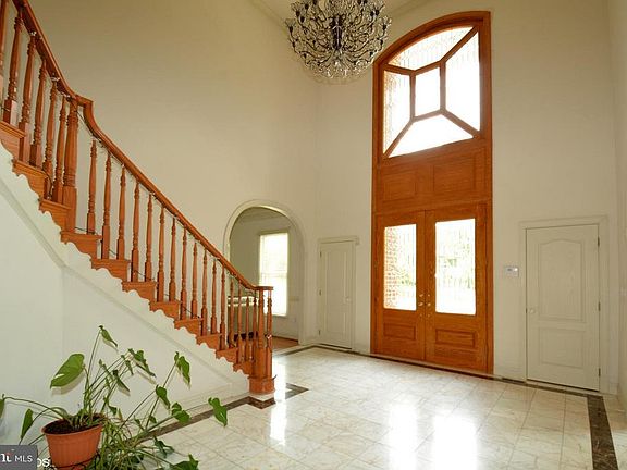 2nd image of 895 Andalusia Dr