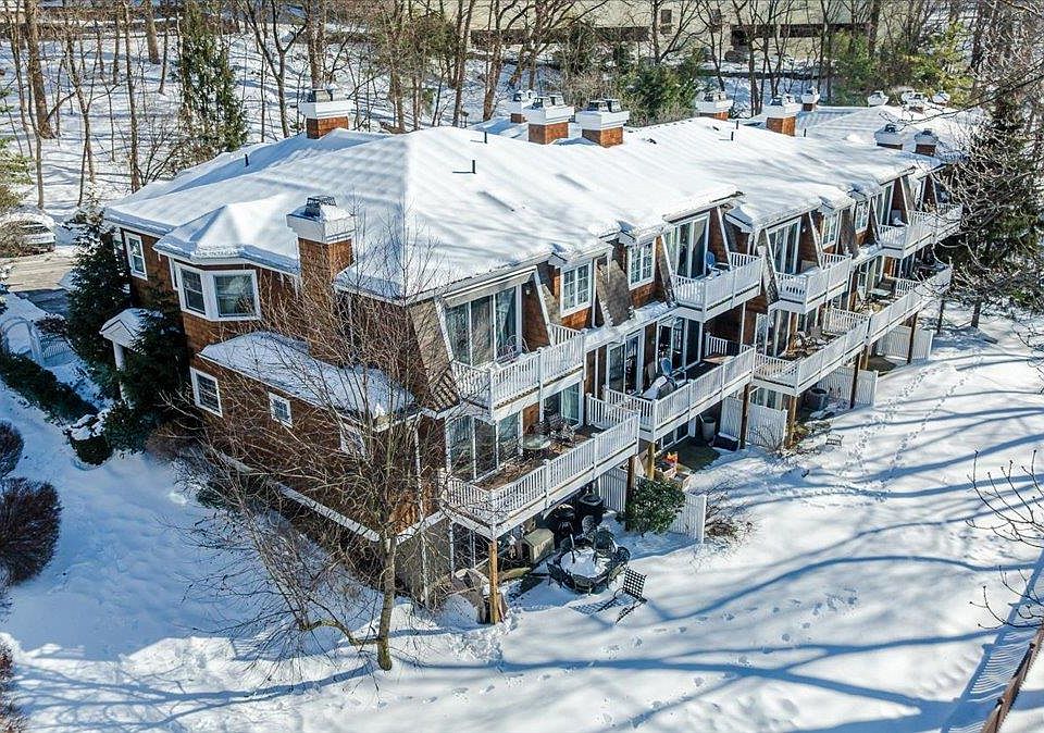 1st image of 6 Riverpointe Road